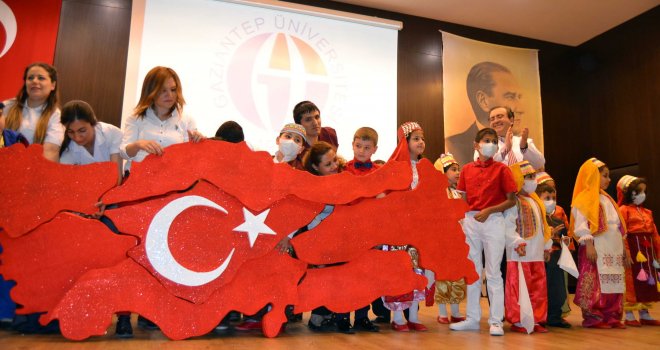 Onkoloji Hastanesi’nde Coşkulu 23 Nisan Kutlaması