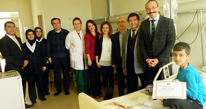 Onkoloji Hastanesi'nde Karne Heyecanı