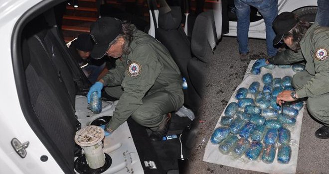 Otomobilin yakıt deposundan 22 kilo eroin çıktı