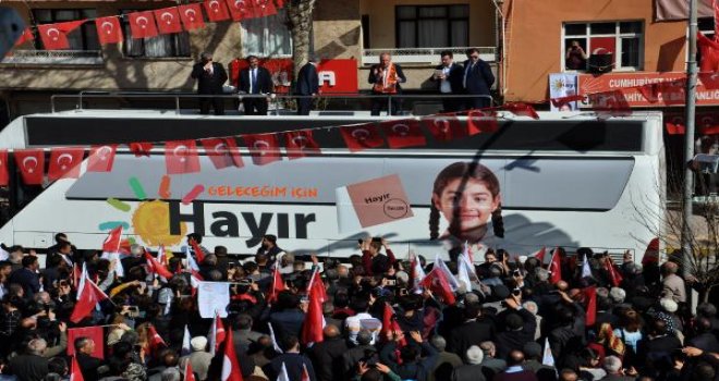 Oy pusulasında beyaz, demokrasinin kefeni