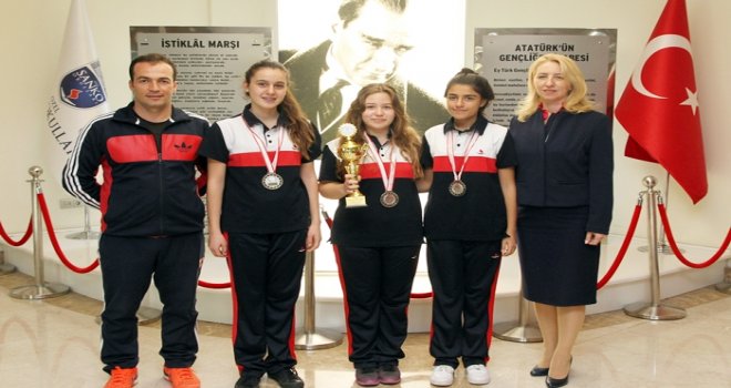 Özel Sanko Okulları Genç Kızlar takımı il ikincisi 