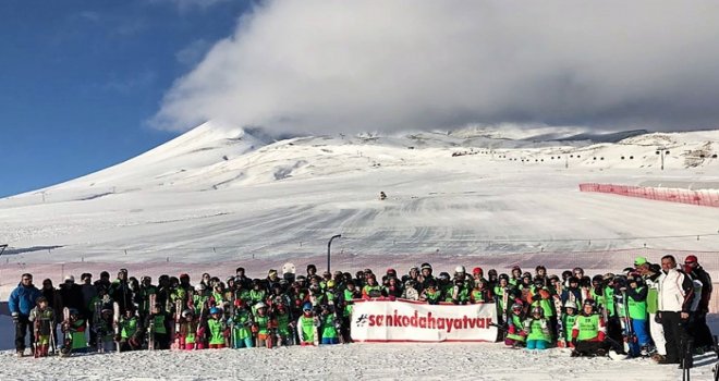 Özel Sanko Okulları kayak kampında