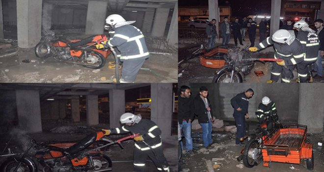 Park Halindeki Motosiklet İnşaatta Alev Aldı