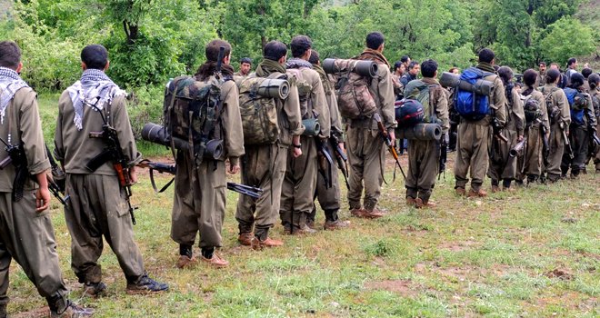 PKK'LILAR DAĞDAN İNMEYE DEVAM EDİYOR...