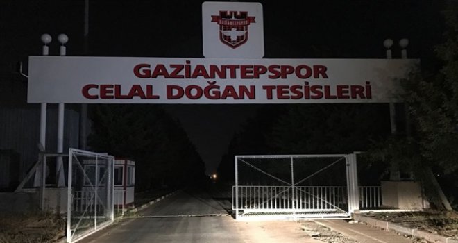 Polis ekipleri Gaziantepspor tesislerinde arama yapıyor