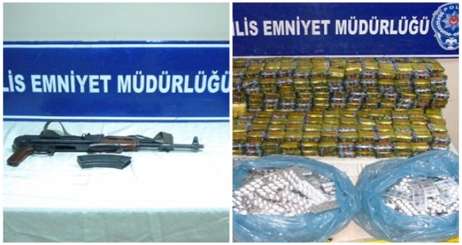 ŞÜPHELİ ARAÇTAN 65 BİN UYUŞTURUCU HAP ÇIKTI