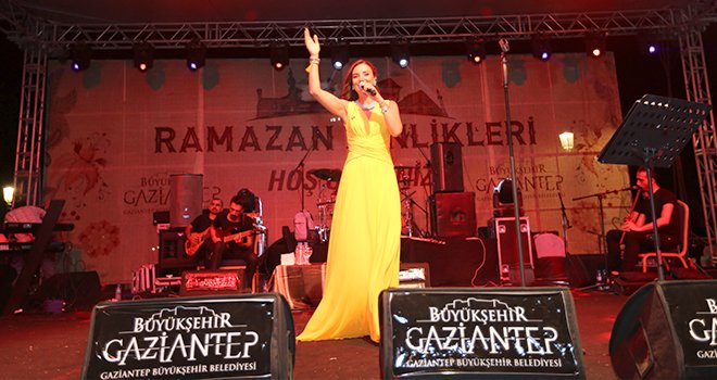 RAMAZAN AYINDA SEVCAN ORHAN İLE EĞLENDİLER