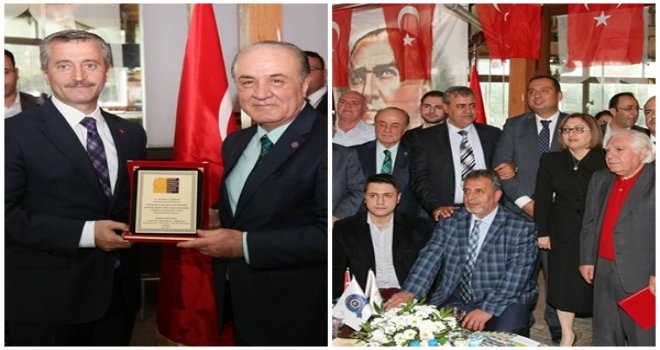 Rektör Coşkun’a Gaziantep Gastronomisi’ne hizmet plaketi