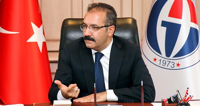 Rektör Gür: Geçmişle gurur duyuyorum