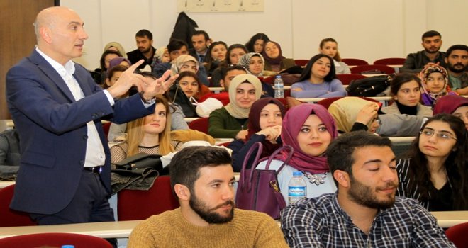 Rektör Yılmaz öğrencilerin görüşlerini dinledi