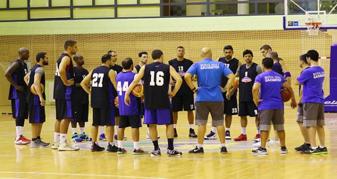 ROYAL HALI’DA GÖZLER G.SARAY MAÇINDA