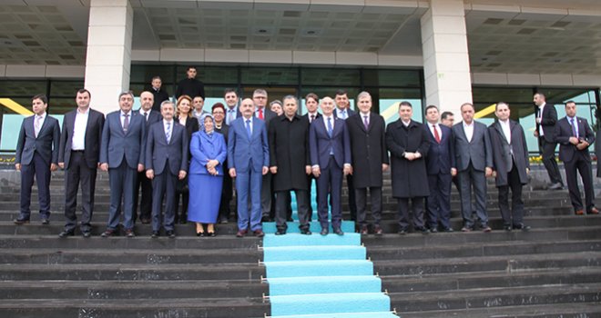 Sağlık Bakanı Müezzinoğlu HKÜ’yü Ziyaret Etti