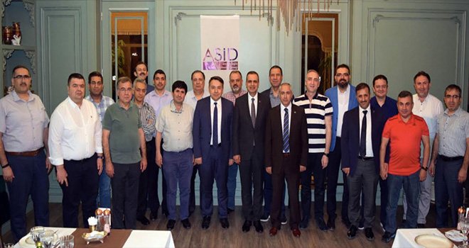 Sağlık yöneticileri ASİD'in iftarında buluştular