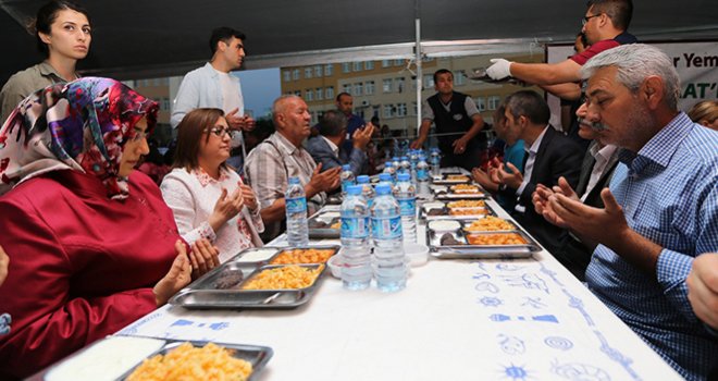 Şahin: Bu sofralar ile kardeşlik ve dostluğumuz güçleniyor