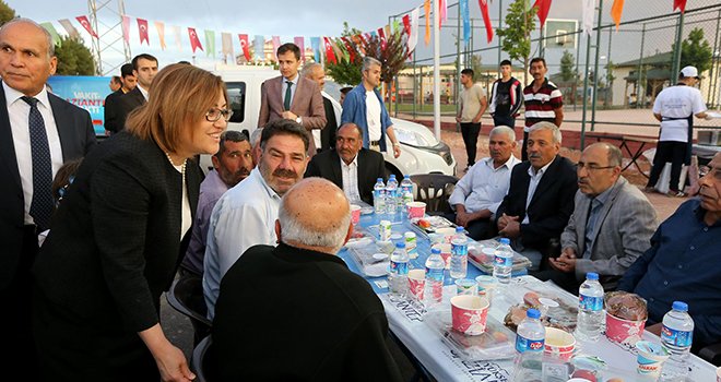 Şahin, iftarda Karkamışlılar ile buluştu 