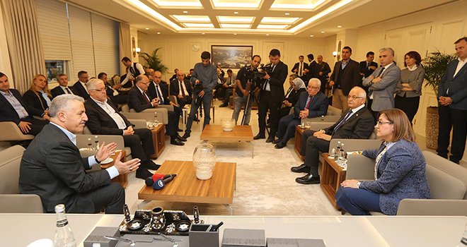 Şahin, Ulaştırma Bakanı Arslan'ı ağırladı 