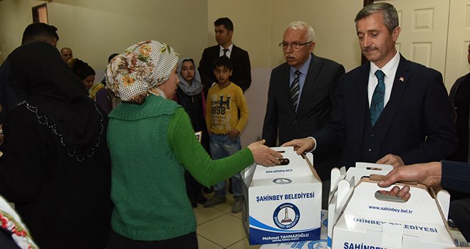 Şahinbey Belediyesi'nden 500 aileye yardım
