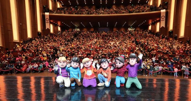 Şahinbey çocukları Rafadan Tayfayla coşturdu