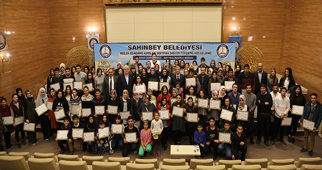 Şahinbey'de 151 kursiyere sertifikaları verildi...