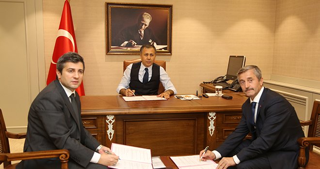 Şahinbey'den öğrencilere umre müjdesi