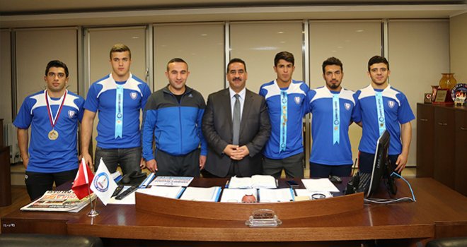 MİLLİ GÜREŞÇİ DENİZ MERT ŞAHİNBEY’İN GURURU OLDU