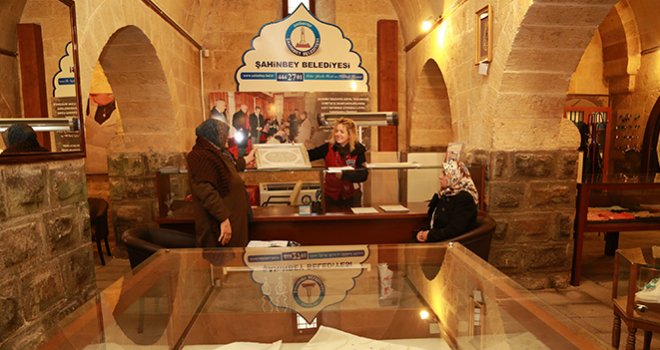 Şahinbey’in Kursları Hem Öğretiyor Hem Kazandırıyor