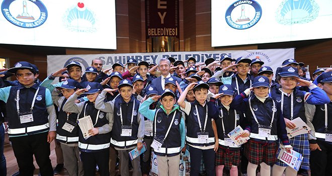 Şahinbey'in minik zabıtaları iş başında