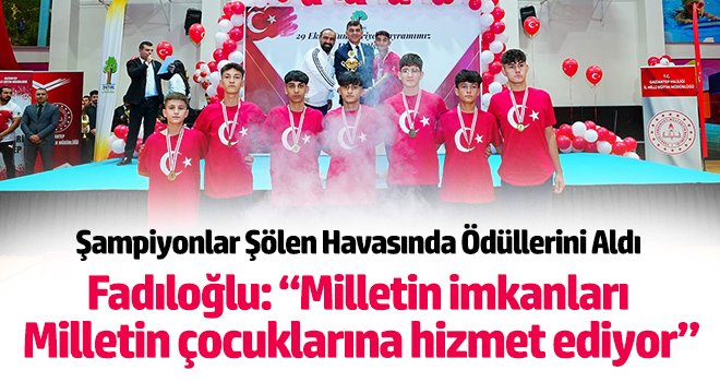 Şampiyonlar, şölen havasında ödüllerini aldı