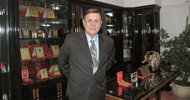 Sanayici Naci Topçuoğlu mezarı başında anılacak