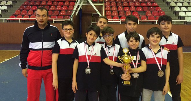 SANKO Okulları Küçük Erkek Masa Tenisinden ikincilik