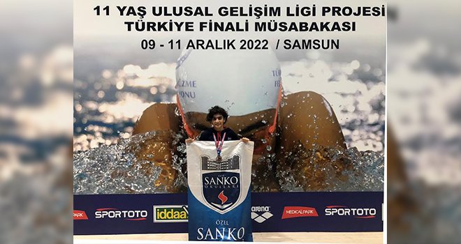 SANKO Okulları öğrencisi yüzmede bronz madalya kazandı 