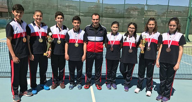 SANKO Okulları Yıldız Erkekler Takımı il birincisi