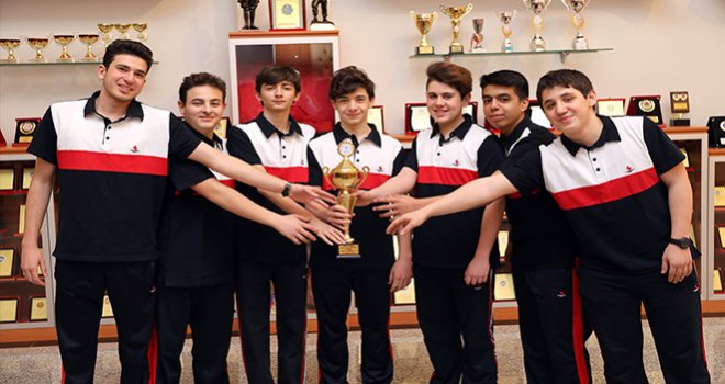 Sanko okulları yüzme takımları il birincisi oldu