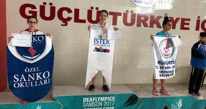 Sanko okulları yüzücüsü Beril Öztürk yine Türkiye ikincisi oldu