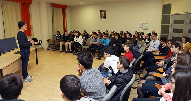 Sanko'da liseliler, ortaokul öğrencilerini konuk etti