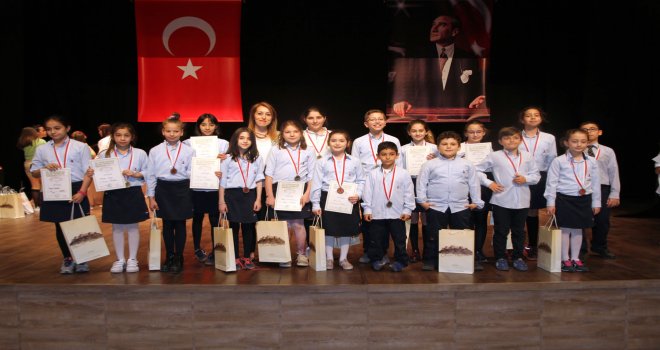 Sankolu öğrenciler ödüle doymuyor