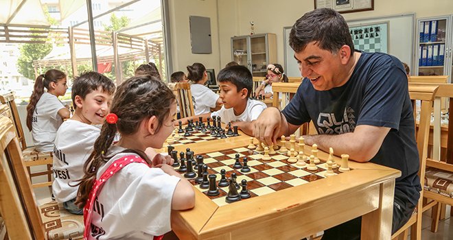 SATRANÇ HEYECANI DEVAM EDİYOR