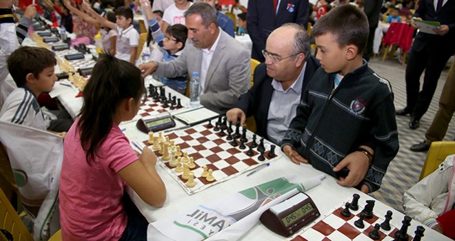 SATRANÇ TUTKUNLARI ŞEHİTKAMİL’DE BULUŞTU