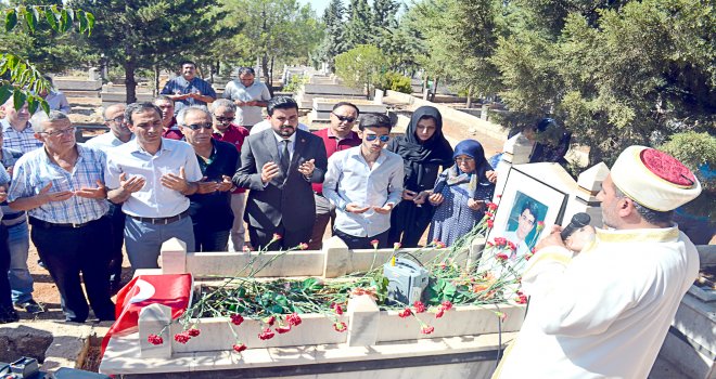 Şehit Gazeteci Bağcı Mezarı Başında Anıldı