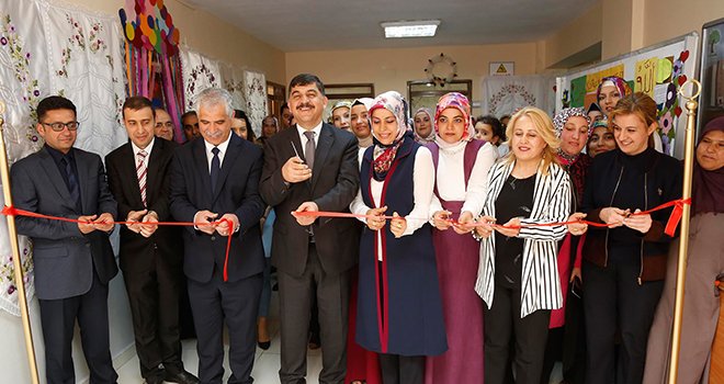 Şehitkamil aile merkezlerinde sergi zamanı