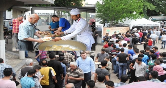 Şehitkamil Belediyesi, Cuma Namazı sonrası pilav dağıttı