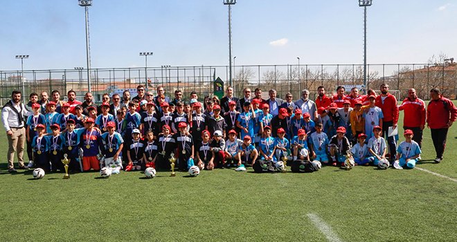 Şehitkamil'de küçük kramponlardan vefa öreneği