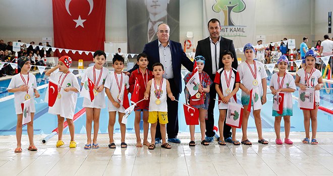 Şehitkamil'de yüzücüler küçük, geleceğe yatırım büyük