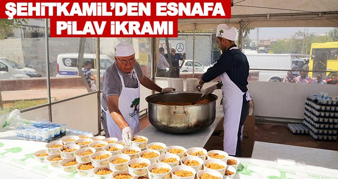 Şehitkamil'deki 5 camide pilav dağıtıldı