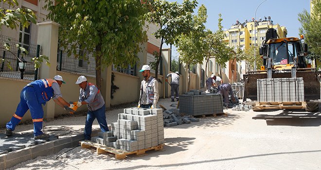 Şehitkamil'den kaldırım çalışması