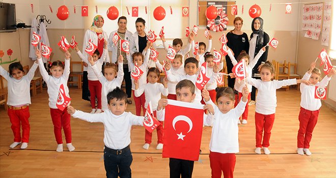Şehitkamilli minikler Atatürk'ü andı