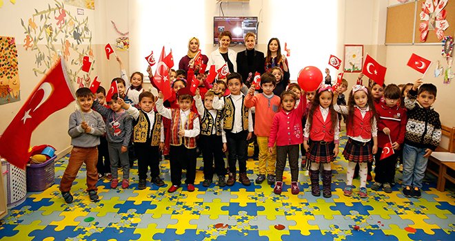 Şehitkamilli miniklerden kurtuluş günü kutlaması