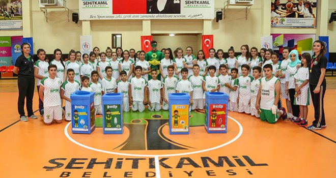 ŞEHİTKAMİLLİ SPORCULARA ÇEVRE BİLİNCİ AŞILANDI