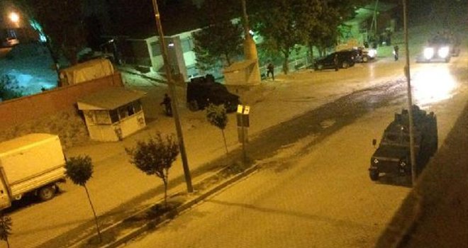 Şemdinli'de polise saldırı