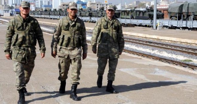 Silopi'ye sevk edilen askeri araçlar Gaziantep'te